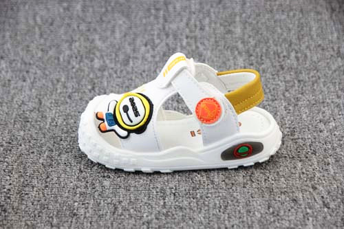 B035(小红牛)